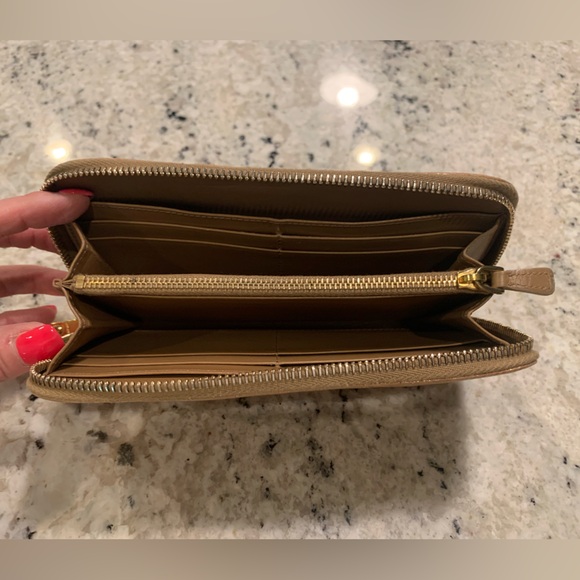 Miu Miu Tan Retired Croc-Embossed Wallet - Picture 7 of 15